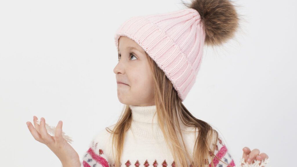 Hippe kinderbeanie met pompons breien