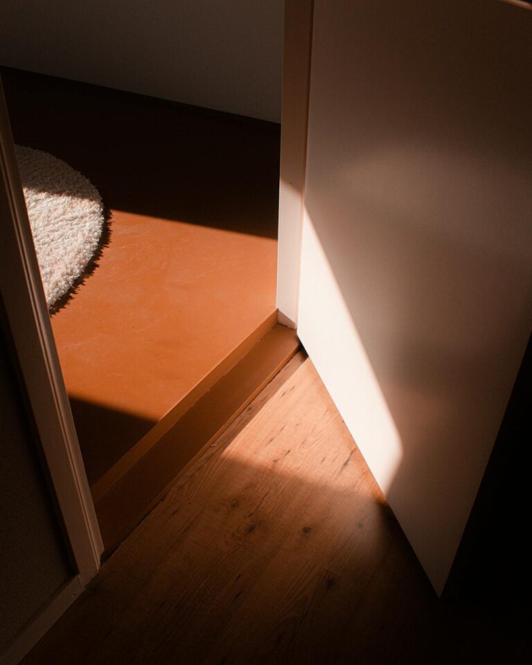 Waarom tijd en een slimme vloerkeuze je interieur bepalen