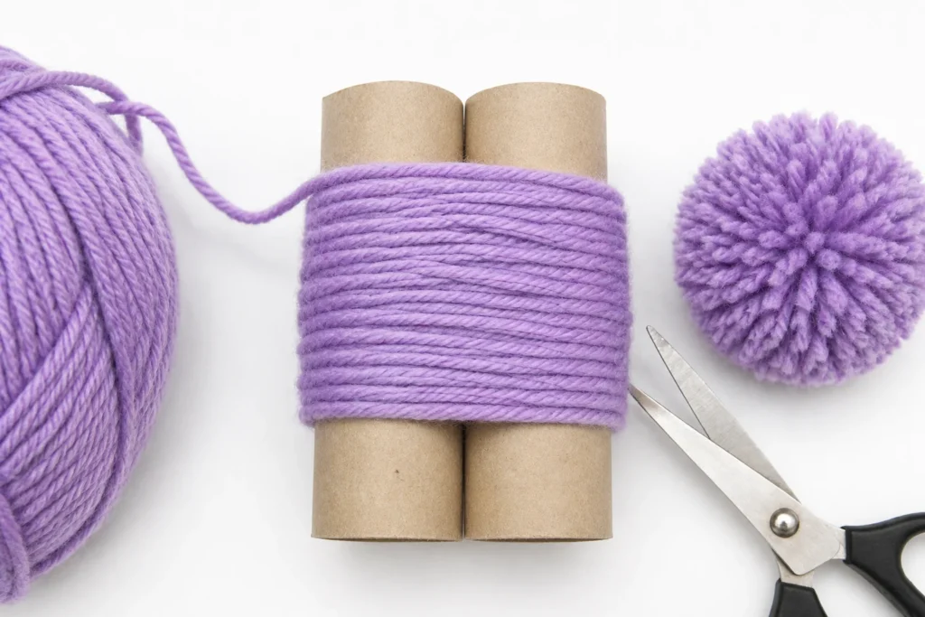 Pompon maken met wc-rol